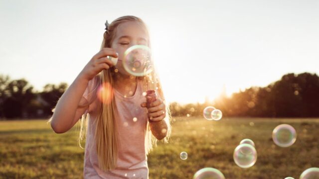 Bubble wand for children